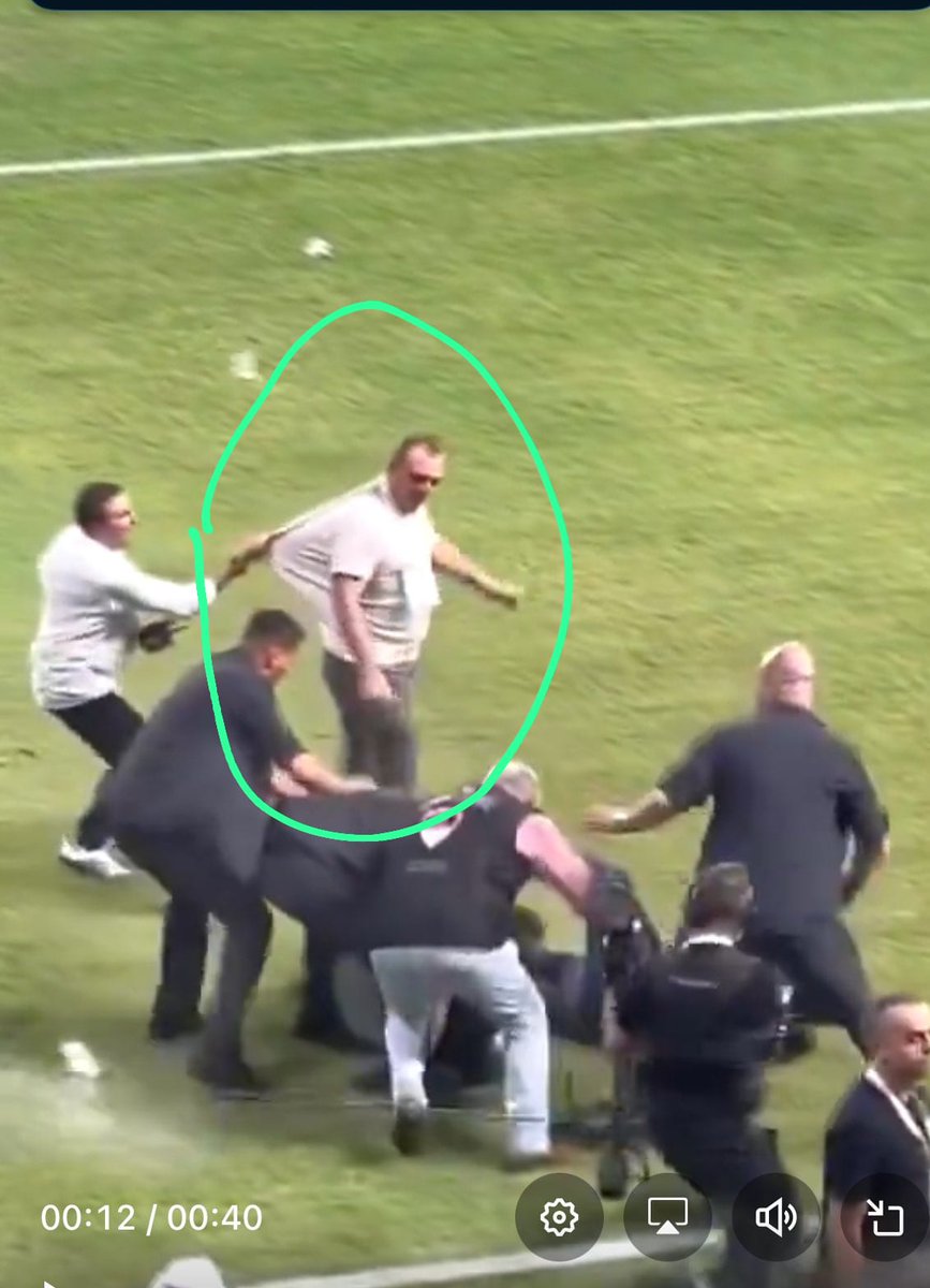 Ibreti alem için paylasinnn. Ifsalayin bu rezil sahsiiii.