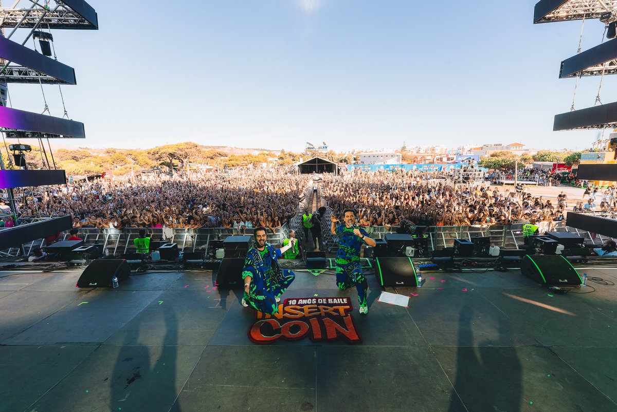 A nossa missão é fazer pessoas felizes e hoje no @osoldacaparicafestival fomos milhares à primeira hora do festival !! IMPRESSIONANTE !! Não temos palavras suficientes para agradecer a todos vocês por esta tarde no festival 🙏🏻💙

Obrigado, e sejam felizes 🥹💛