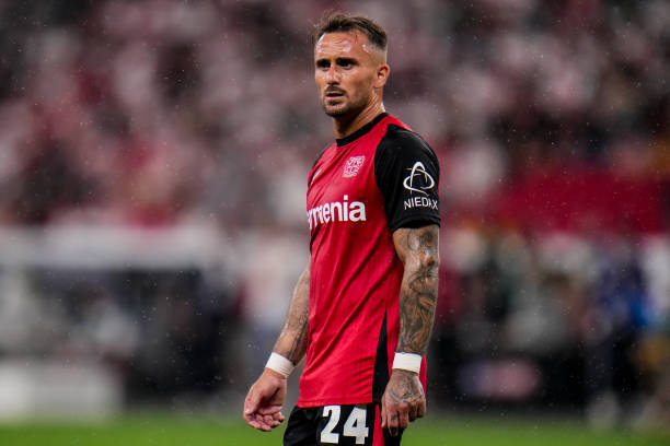 MandoSanabria_'s tweet photo. El partido de este señor ha sido de una categoría enorme. Jugó en su debut como si fuese una pieza ya consolidada dentro del club. Acertó 38 de 41 pases (93%) y dio dos pases clave. Su distribución de balón fue fantástica.

Don Aleix García. https://t.co/hZr05J5zRW