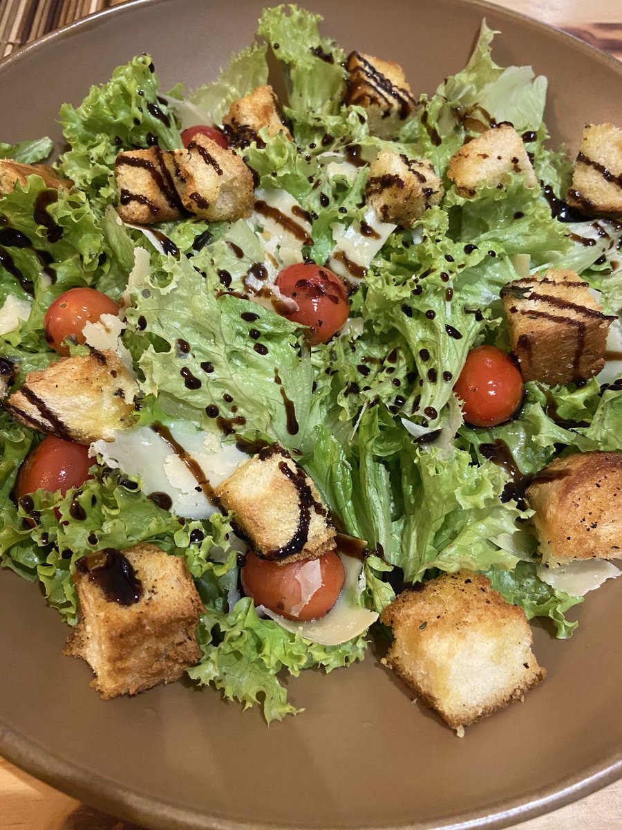 rangosdalilo's tweet image. 📍Em casa.      17.08.2024
Um pouco de salada um pouco de massa