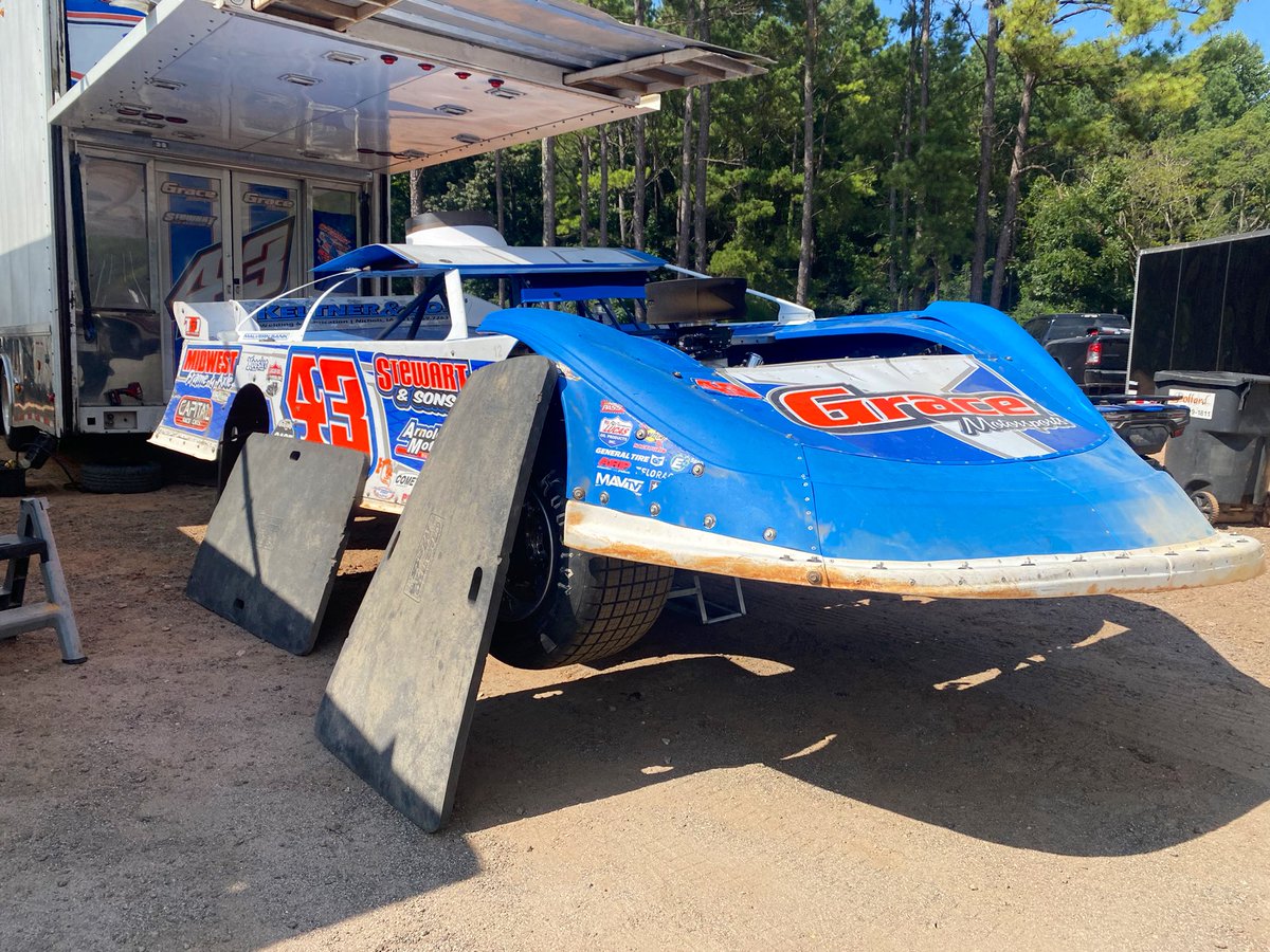 T r e v o r G o n z a l e s (@trevorgonzo_) on Twitter photo A very surprising entrant is Ainsworth, Iowa driver Derrick Stewart.
Stewart has unloaded his <a href="/capitalracecars/">Capital Race Cars</a> as he makes his <a href="/SenoiaR/">Senoia Raceway</a> and <a href="/HuntTheFrontSDS/">Hunt the Front Super Dirt Series</a> debut A very surprising entrant is Ainsworth, Iowa driver Derrick Stewart.
Stewart has unloaded his <a href="/capitalracecars/">Capital Race Cars</a> as he makes his <a href="/SenoiaR/">Senoia Raceway</a> and <a href="/HuntTheFrontSDS/">Hunt the Front Super Dirt Series</a> debut