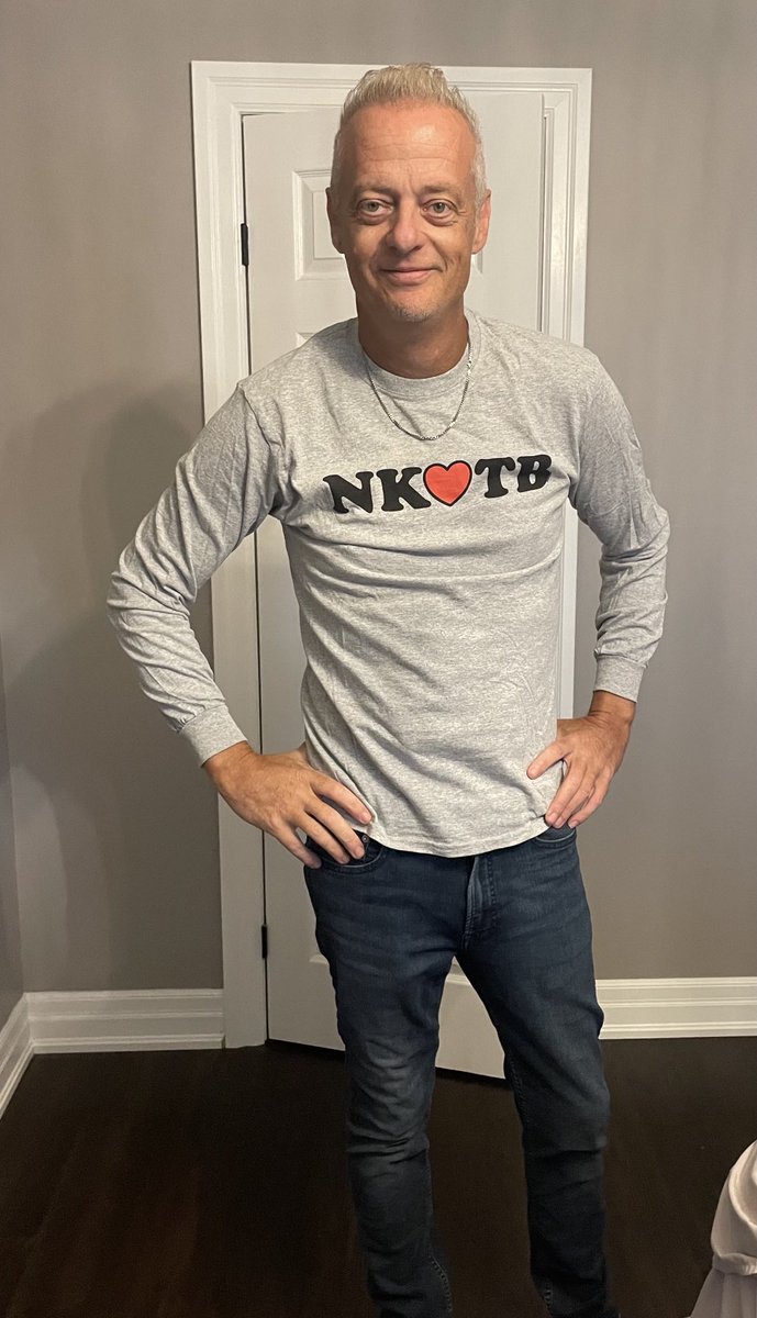 ren21grneyes's tweet photo. 1st NKOTB Concert. ⁦@DonnieWahlberg⁩ ⁦@NKOTB⁩. Donnie, he would like to give you a birthday hug!!! #Toronto #NKOTBMagicSummerTour2024 https://t.co/qcuRH35VZ5