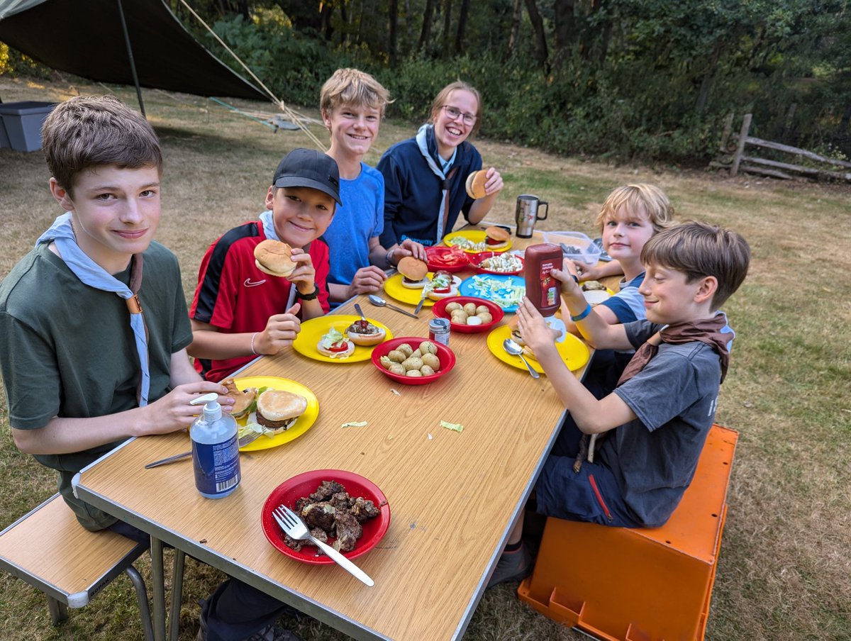 The Scouts have arrived and are settling in at our summer camp! The tents are up, and this evening the Scouts have been having homemade burgers for their dinner! ⛺🍔
