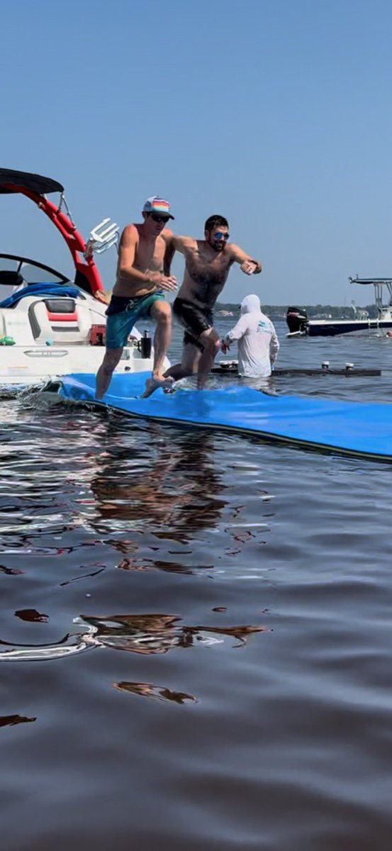 SquareCapper's tweet photo. Would have called out the false start if it wasn’t his birthday. Amazing day on the water. #HappyBirthdayJ https://t.co/SK0cJ5bSil