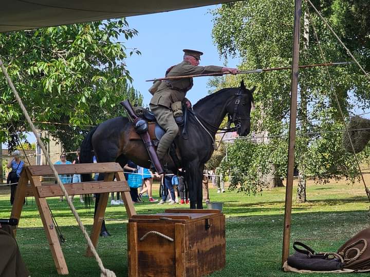 historical_kate's tweet photo. Today we told stories about #FANY and demonstated #ww1 #cavalry @EnglishHeritage Wrest Park. All again tomorrow. #covidbegone #livinghistory #historyshorse #daxi #thoroughbred https://t.co/BqWIpoEed2