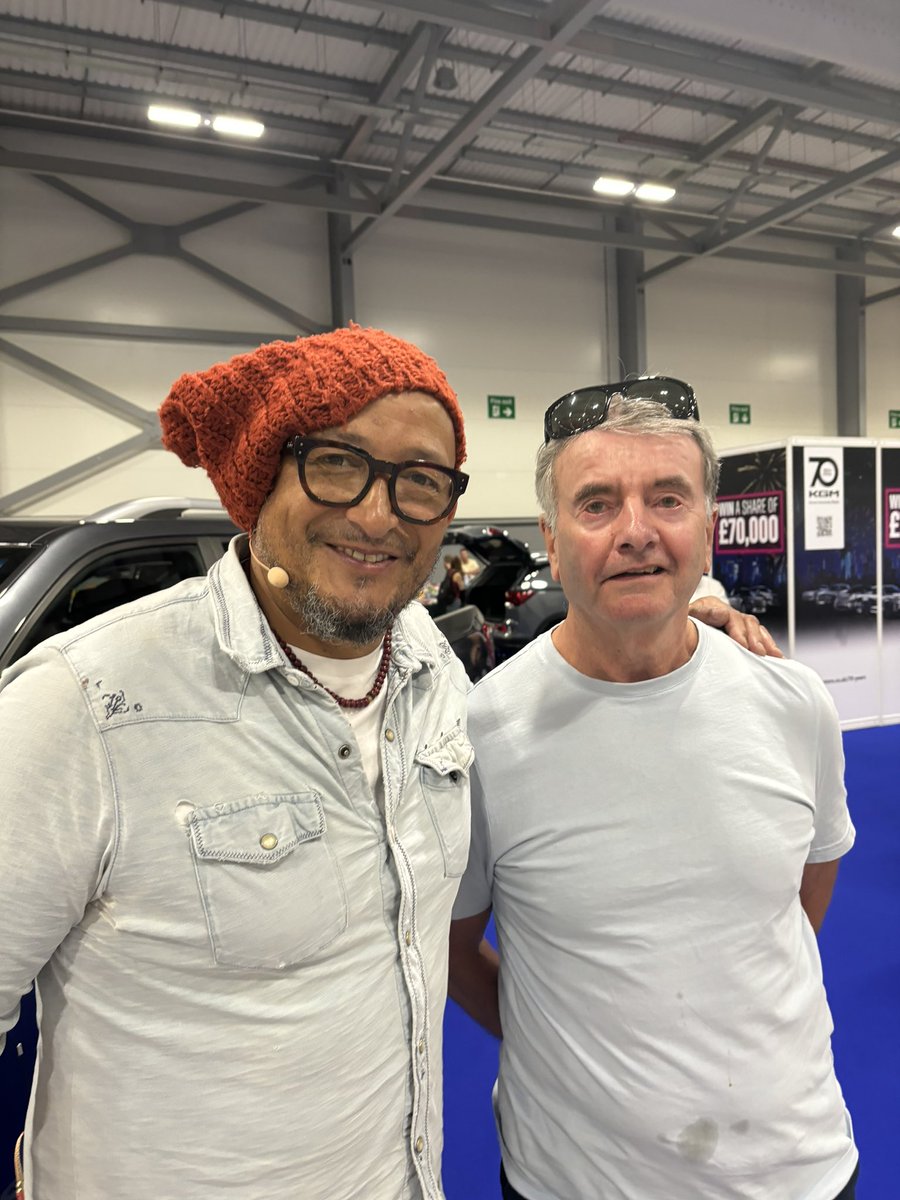 emmasposts's tweet photo. @fuzztownshend you absolute gent, made a great day even better - thank you 🙏🏻 ❤️ https://t.co/xpLMk8ApKj