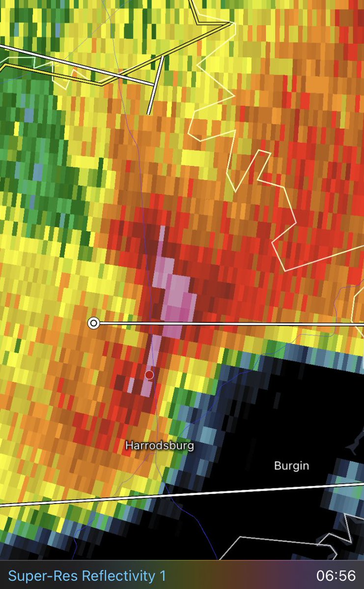 Mhm look at that anvil behind Kroger Field in Lexington. #kywx <a href="/Kentuckyweather/">Chris Bailey</a>