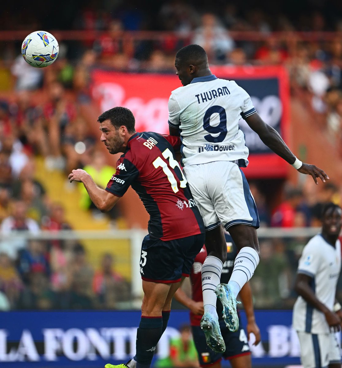InterClub1908's tweet photo. โซ๐ต๐ @SerieA #GenoaInter 2-2 l'@Inter parte con il freno la doppietta รจ di #Thuram SEMPRE #FORZAINTER #AMALA #SempreForzaInter #PazzaInter #IMInter #DAZN #IMInterClub #InterFans #InterClub1908
Seguite il profilo di riserva @InterClub1908_ ๐ค๐ https://t.co/HO2Y21S2RQ