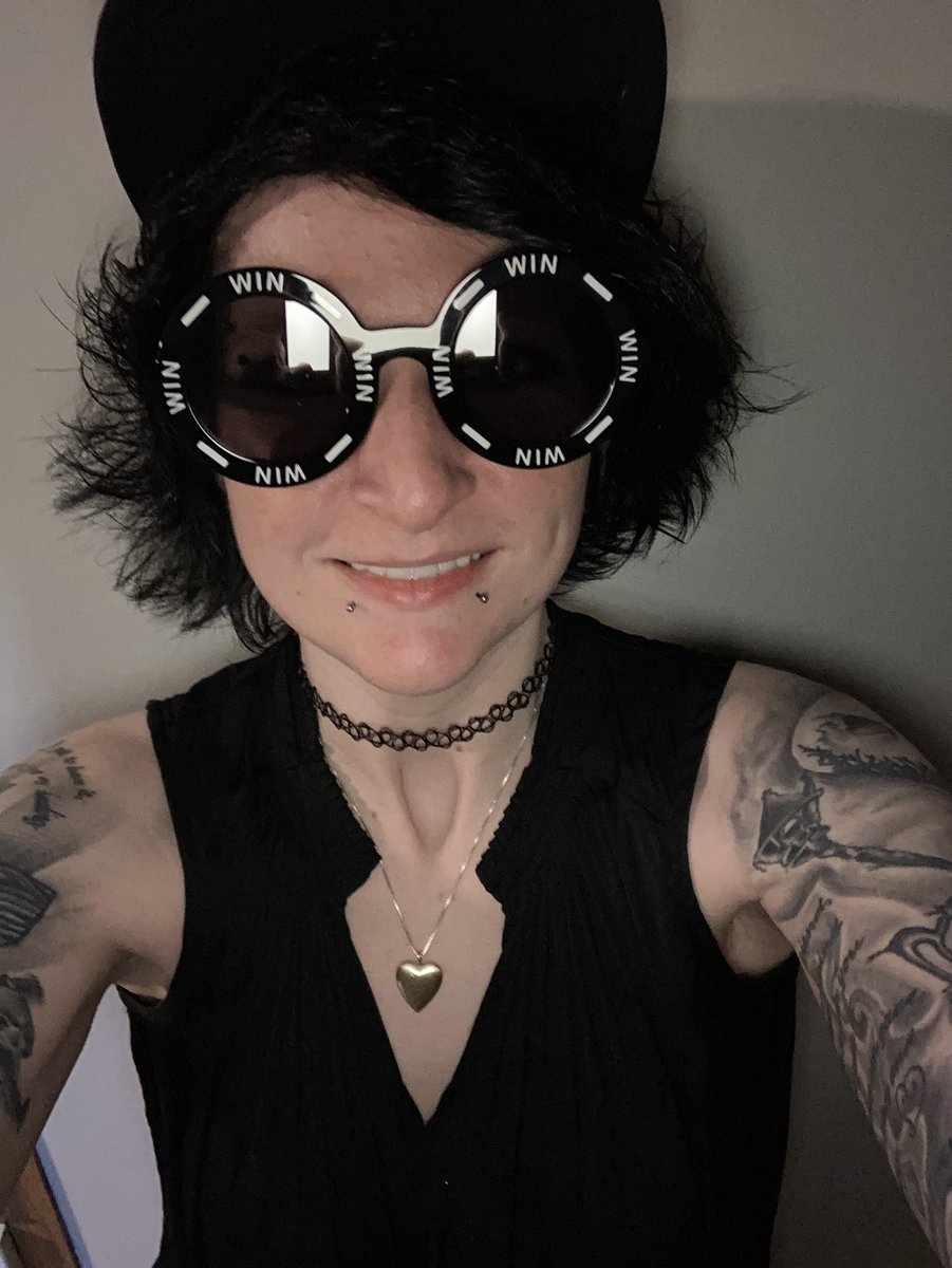 woofNFTstoner's tweet photo. Got my win win glasses in the mail today 👀🔥❤️ @ureyewear https://t.co/RNWFO5w13Z