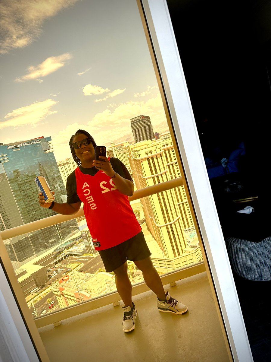 abishop416's tweet photo. Oh you know just lovin’ and livin’ life in Vegas! @LVAces #firstWNBAgame #thatgirlbad #preanniversarytrip https://t.co/z2t1FlPu9p