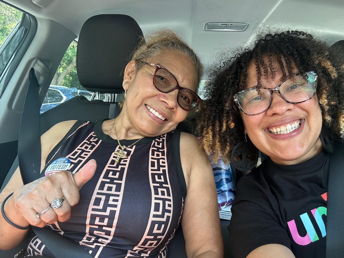 UNITEHERE_SoFla's tweet image. 3️⃣days until Miami’s Primary Election!
🗣️ We’re on the ground, ensuring that every vote counts for @MayorDaniella, @KeonHardemon, and @RaquelRegalado.
🗳️When we vote, we win!
