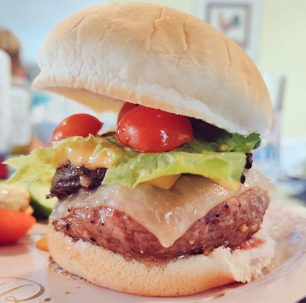 Can't go wrong with portabella/cheddar. Nailed the bun to burger ratio. <a href="/GrillNewEngland/">New England Grills</a>