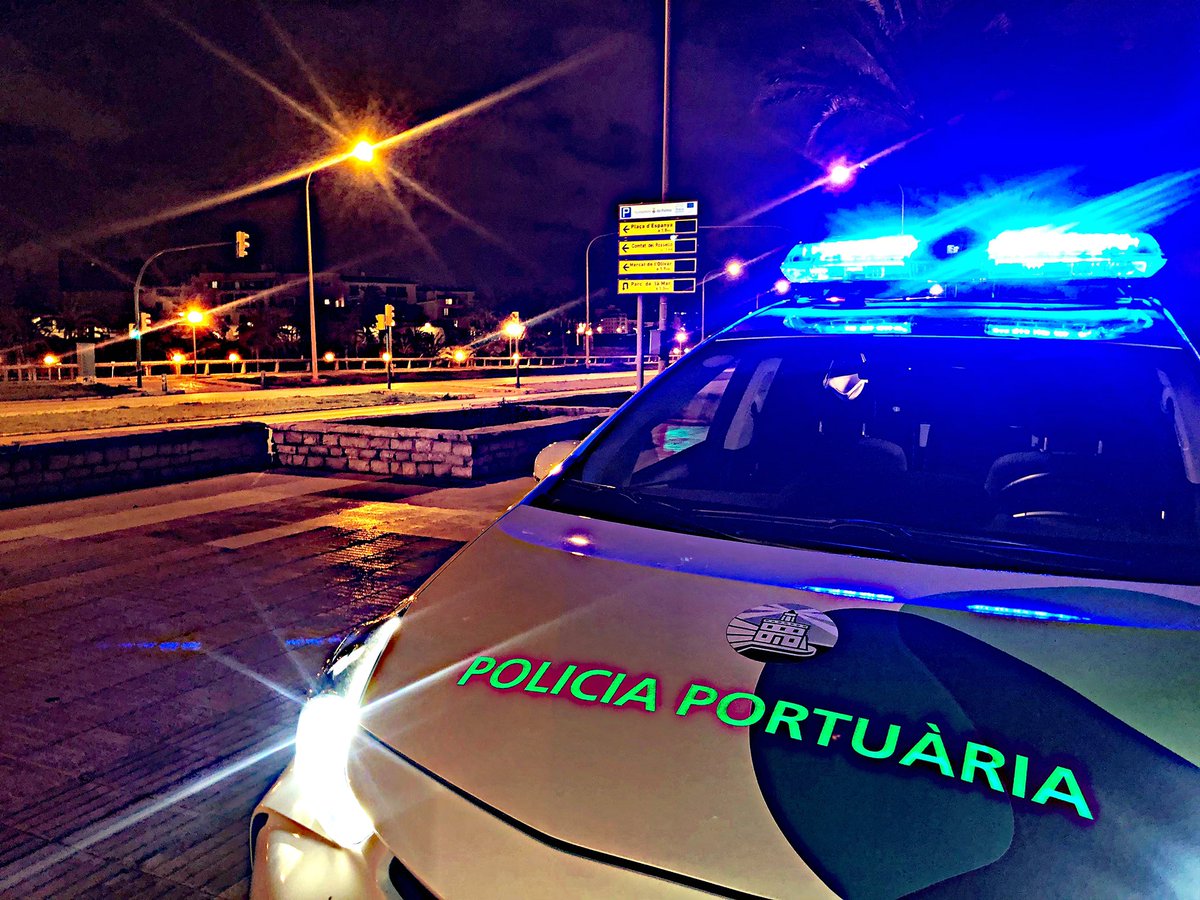 PoliciAPB_SPPLB's tweet image. Actuaciones #PoliciaPortuaria👮‍♂️#Palma este viernes y sábado noche:

👉14 actas por alterar la convivencia - botellón

👉31 denuncias de Ordenanza Circulación, destacando

⛔️Circular en dirección prohibida 
♿️Estacionamiento en reservado PMR
🚫Estacionar en carriles de circulación