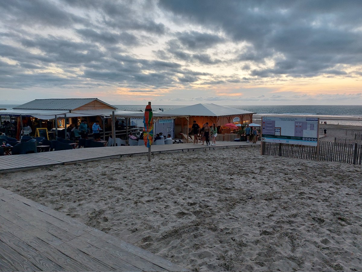 Fab_8o's tweet photo. Déjà les derniers instants sur la plage de #Soulac Semaine prochaine direction la Bretagne pour quelques jours et retour ensuite à la maison. https://t.co/CJfRHVs2bi