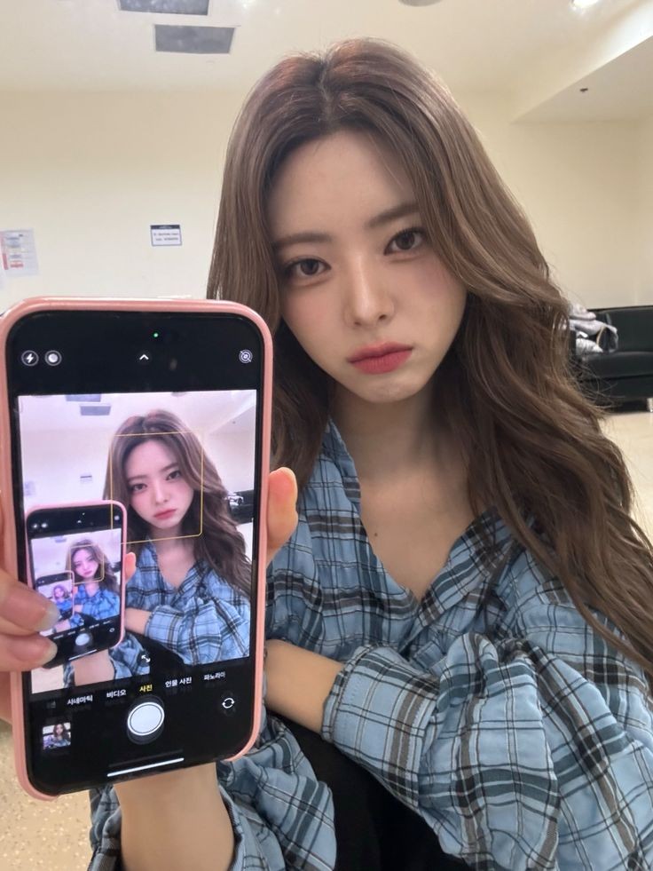 ១ hi my name is kianne, i'm looking for interactive #moots

𖨂 she/her, filo, 16
𖨂 not new to #stantwt / #kpoptwt 
𖨂 i stan itzy, nmixx, svt, enha, rv, twice and nj
𖨂 any fandom is welcome

heart or rt to spread, thx!