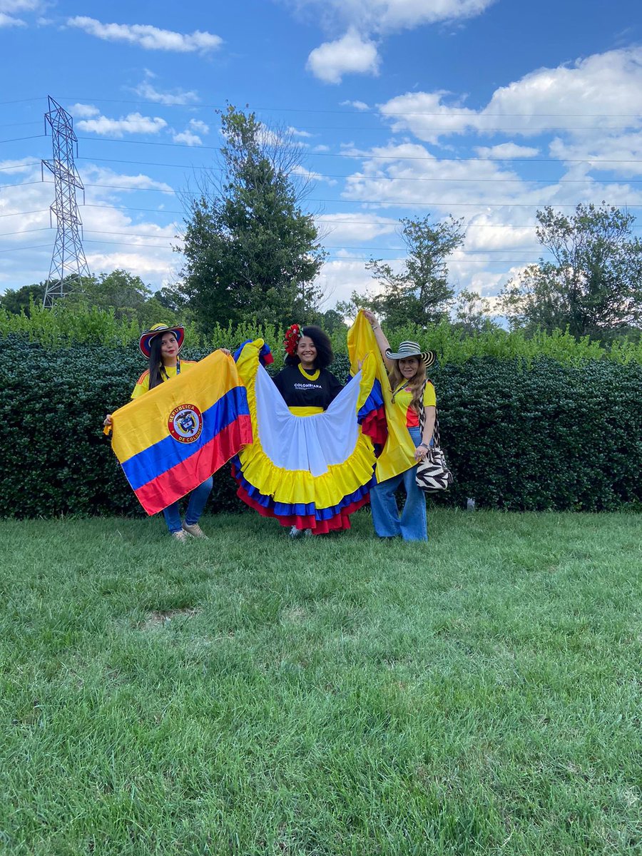 GertParede12906's tweet photo. Cultural sharing! #UnitingOurWorld through global learning, cultural exchange, and immersion. #GlobalLeaders #AmbassadorTeachers #DualLanguage https://t.co/9IlpBiUBWm