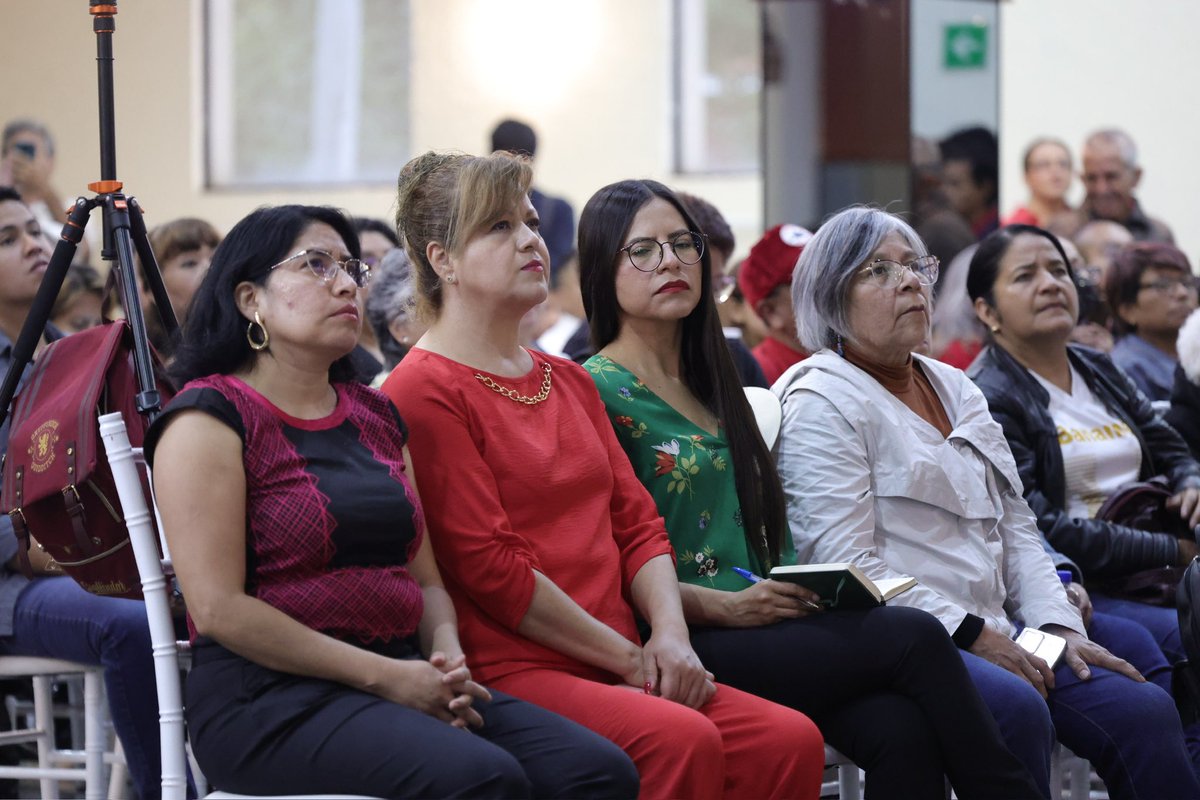 Lidiapbarcenas's tweet image. Gracias a los legisladores de la 4T y líderes sociales por su labor y compromiso. 
Unidos, trabajaremos por la justicia y la transformación de México. #SíALaReformaAlPoderJudicial