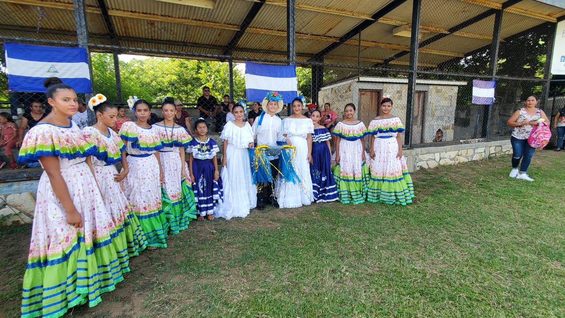 Primer desfile patrio con la Participación de la comunidad educativa de la escuela Douglas Vásquez Galeano del municipio de Nagarote. <a href="/minednicaragua/">Ministerio de Educación Nicaragua</a>