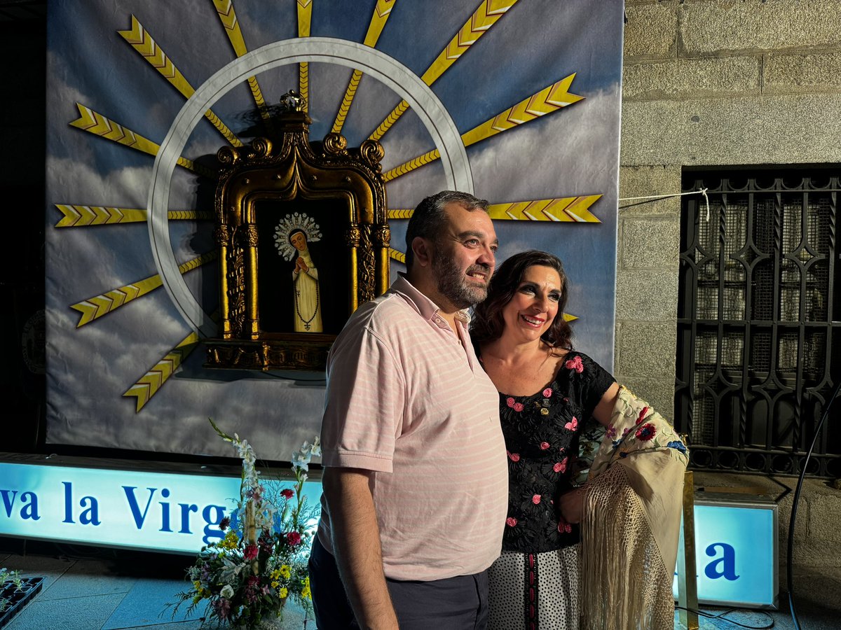 seguragc's tweet photo. Último día de La Virgen de #LaPaloma24 con la salve de #MariaRodriguez que nos ha emocionado a todos.
Enhorabuena a #AmistadesPeligrosas por el llenazo en la Plaza de #LaPaja
Un día menos para #LaPaloma25 https://t.co/vepKnK05Ab