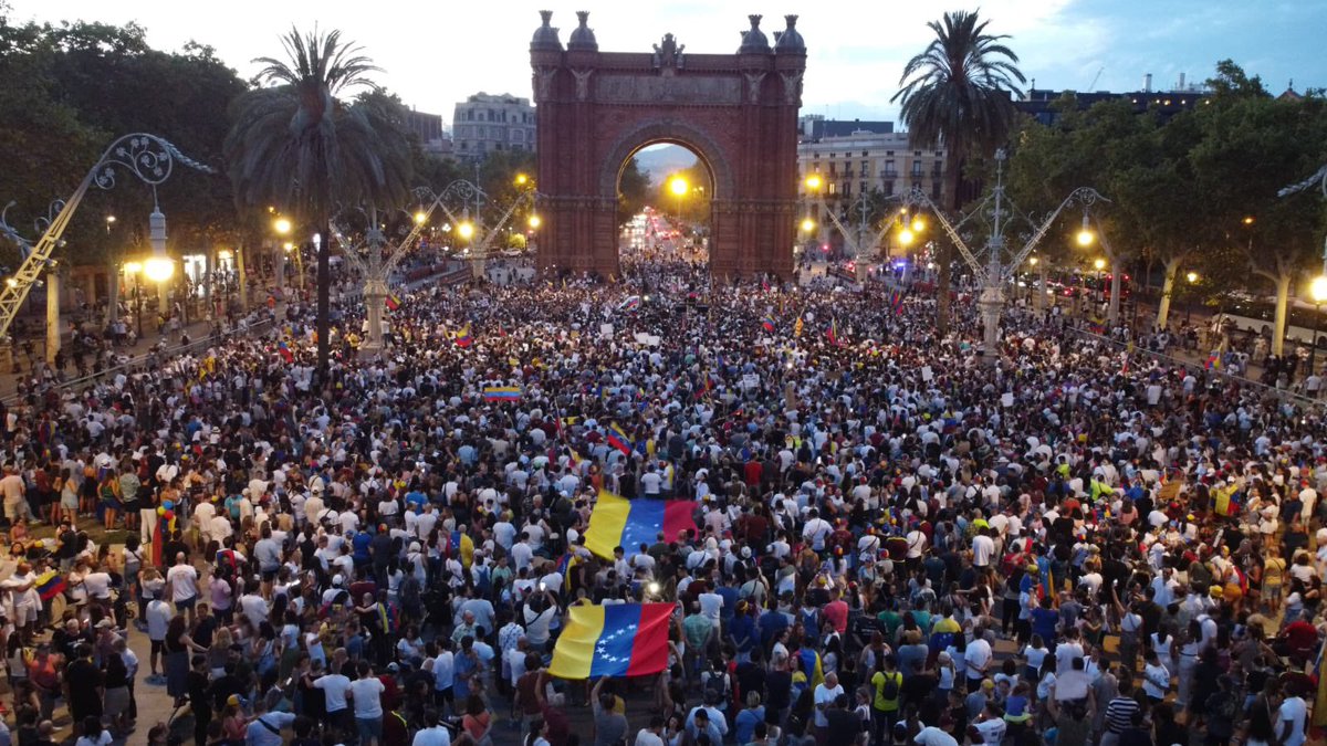 Hoy Venezuela por la Libertad en todo Edmundo:

Barcelona 🇪🇸