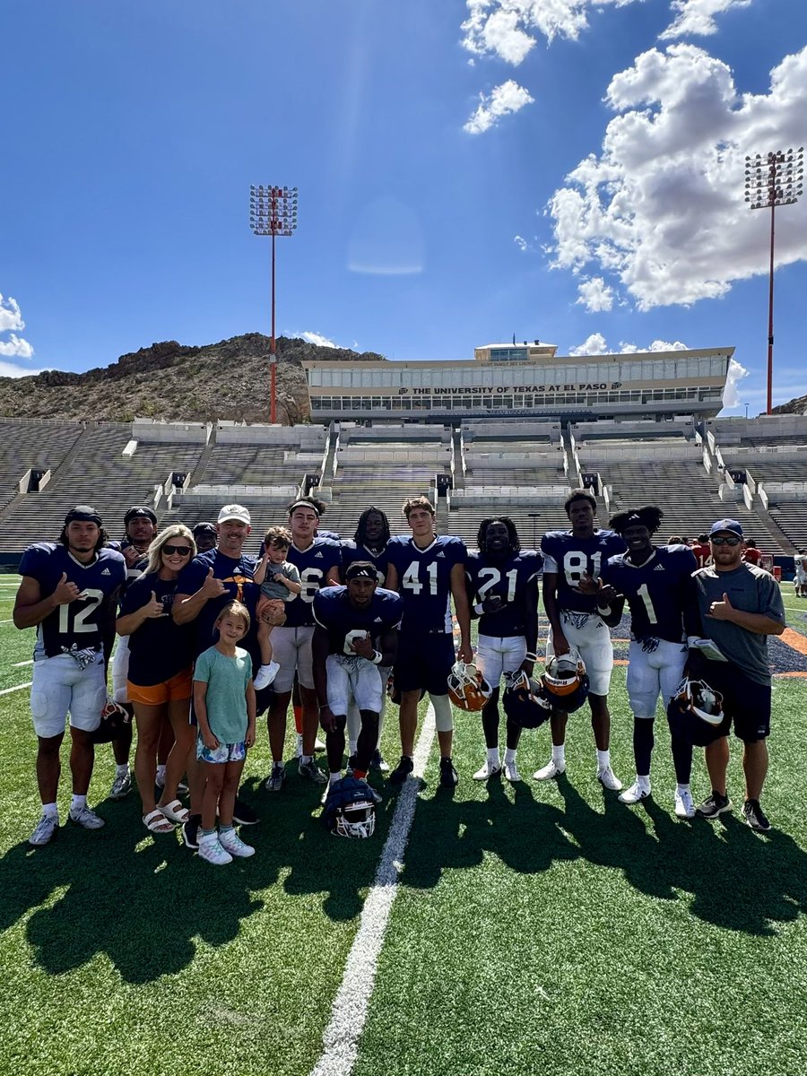 Britt___Brown's tweet image. 🧡🏈🧡 #TwoWeeks #PicksUp