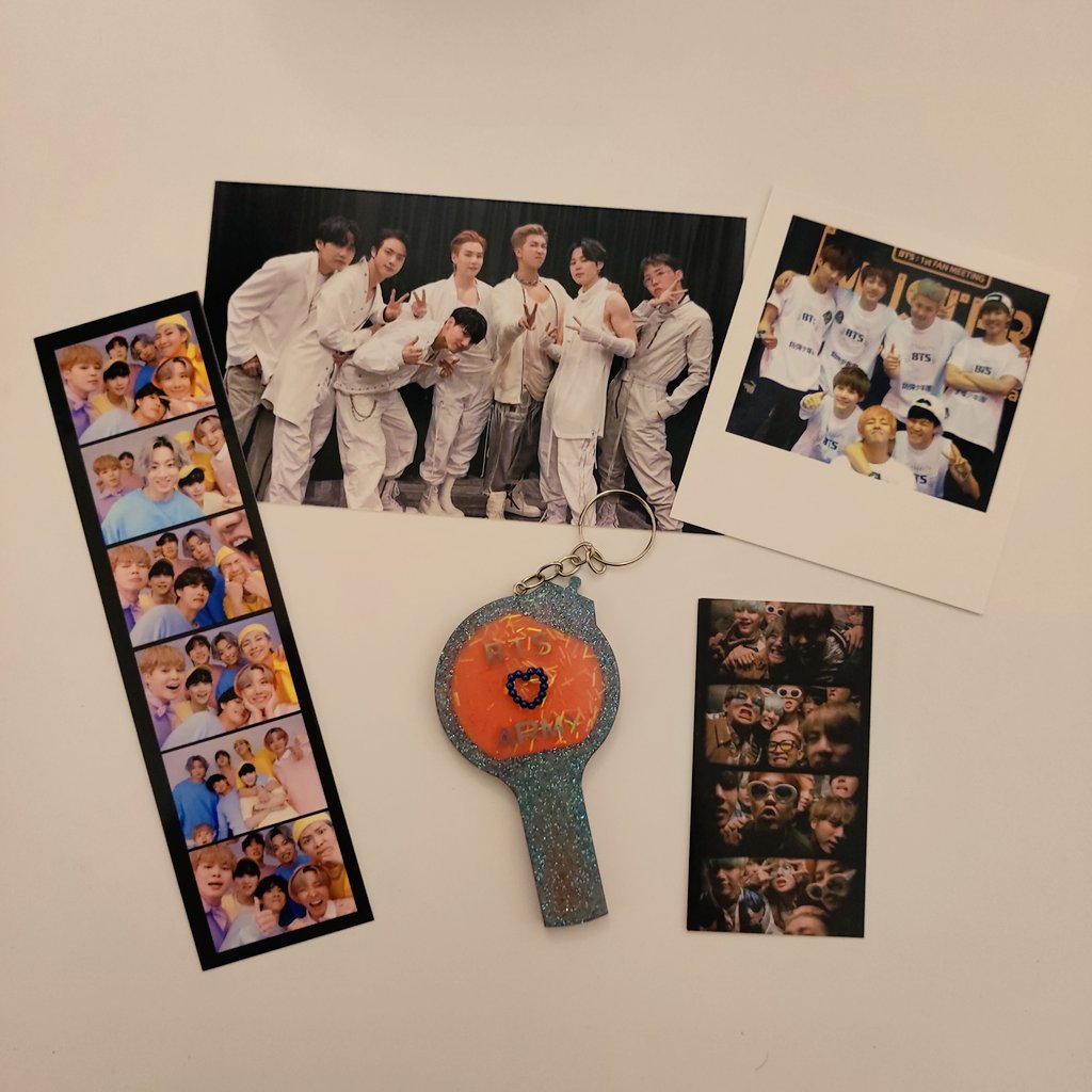 jeonnities's tweet photo. feedback positivo pra @beyondyourselV que me vendeu esses itens lindos (e com brindes maravilhosos) no evento da vocal line da @PARADISED1306 

obrigadaaa! 🩷 https://t.co/QEcvjeXXA0