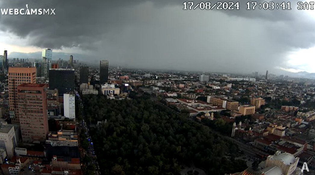 SkyAlertStorm's tweet photo. #TormentaCDMX - Impresionante cortina de lluvia al norponiente de CDMX.
Vista desde la @webcamsdemexico de la Torre Latino - vista poniente. https://t.co/7131w13Fg7