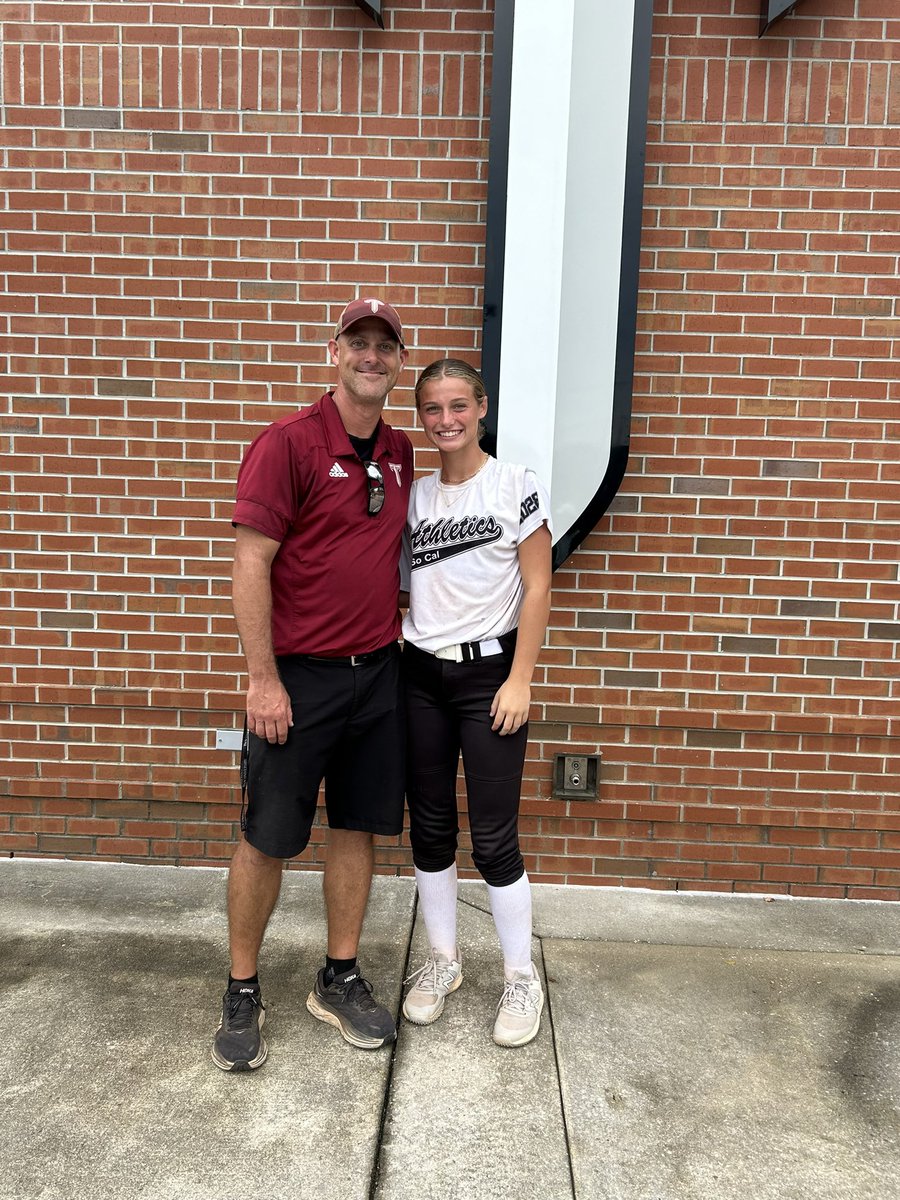 JaceeBowers's tweet image. thank you @TroyTrojansSB for an awesome camp experience today.
@socalcausey2027 @BSherSB @ExtraInningSB