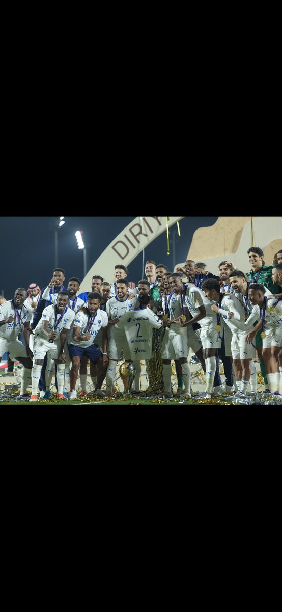 والله أن العمر دونك مابغيته 
دام وحدك يالهلالي تقلب الضيق لـ مسرهه 💙