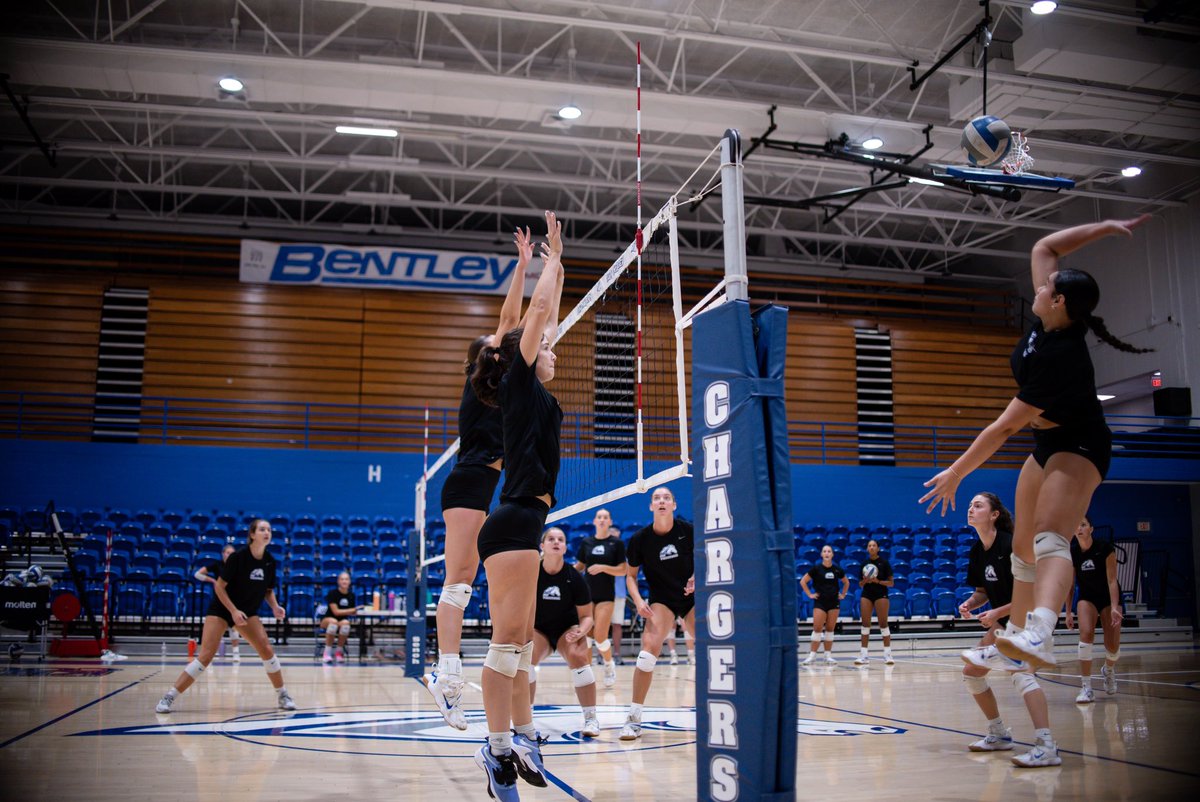 UAHVolleyball's tweet photo. Preseason is here😄 !! https://t.co/yFxzHYuRTM