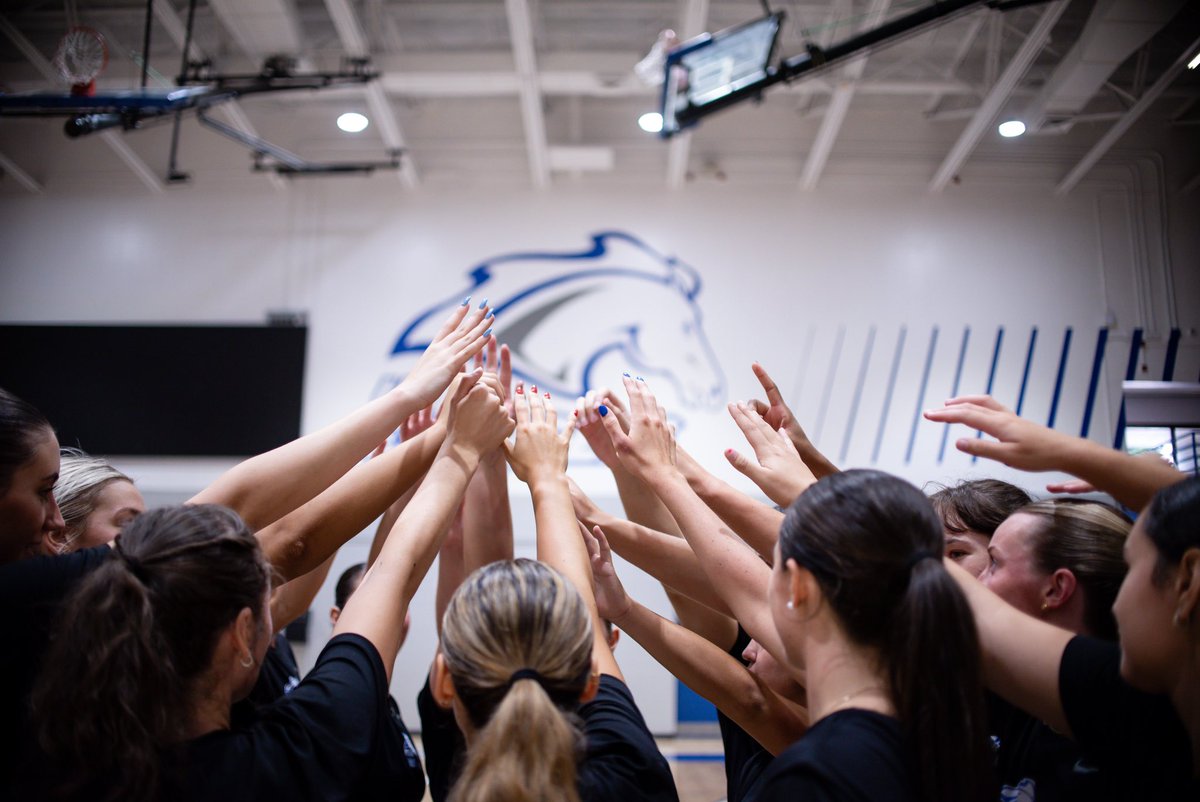 UAHVolleyball's tweet photo. Preseason is here😄 !! https://t.co/yFxzHYuRTM