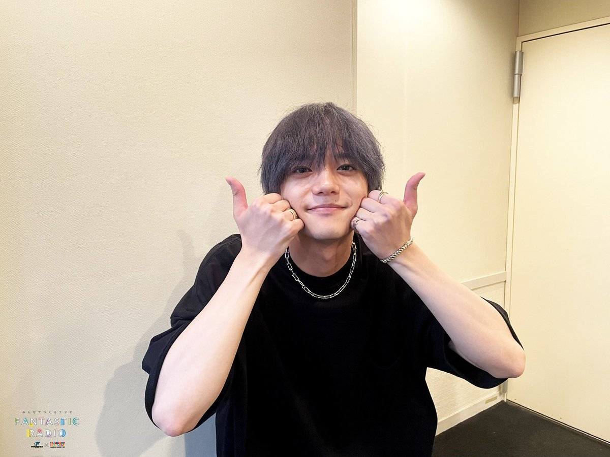 fanta_radio_851's tweet photo. 上を目指す為の努力を怠らず、いろいろなことへの好奇心と行動力もあり、番組では貴重なツッコミとして活躍するだけでなく、収録中 たまにめちゃくちゃ小さい声でボケまで入れてくるのはお笑いに対しても流石に中島がすぎる颯太くん お誕生日おめでとうございます🎉
#FANTASTICS #ファンラジ #FM大阪 https://t.co/Z3B2fVX0l0