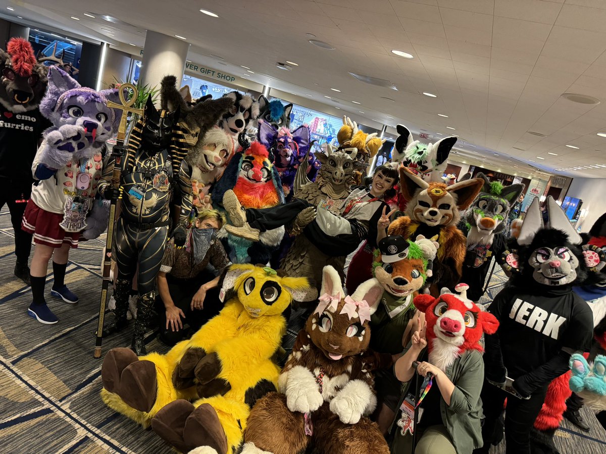 Tigger Furry Fiesta 🦁 tweet media