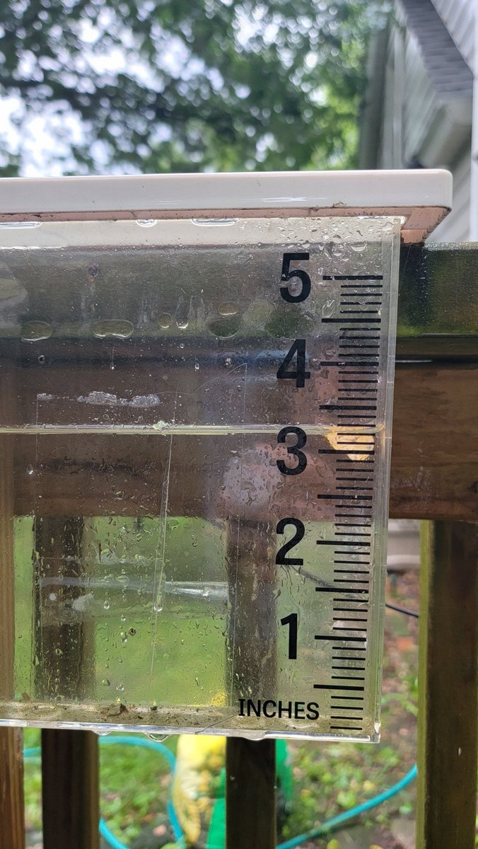 firedoor11's tweet photo. Central Kent, OH. Most of this came down in the last hour. 😳 @NWSCLE @GaryWxCLE https://t.co/GDHq3KijGR