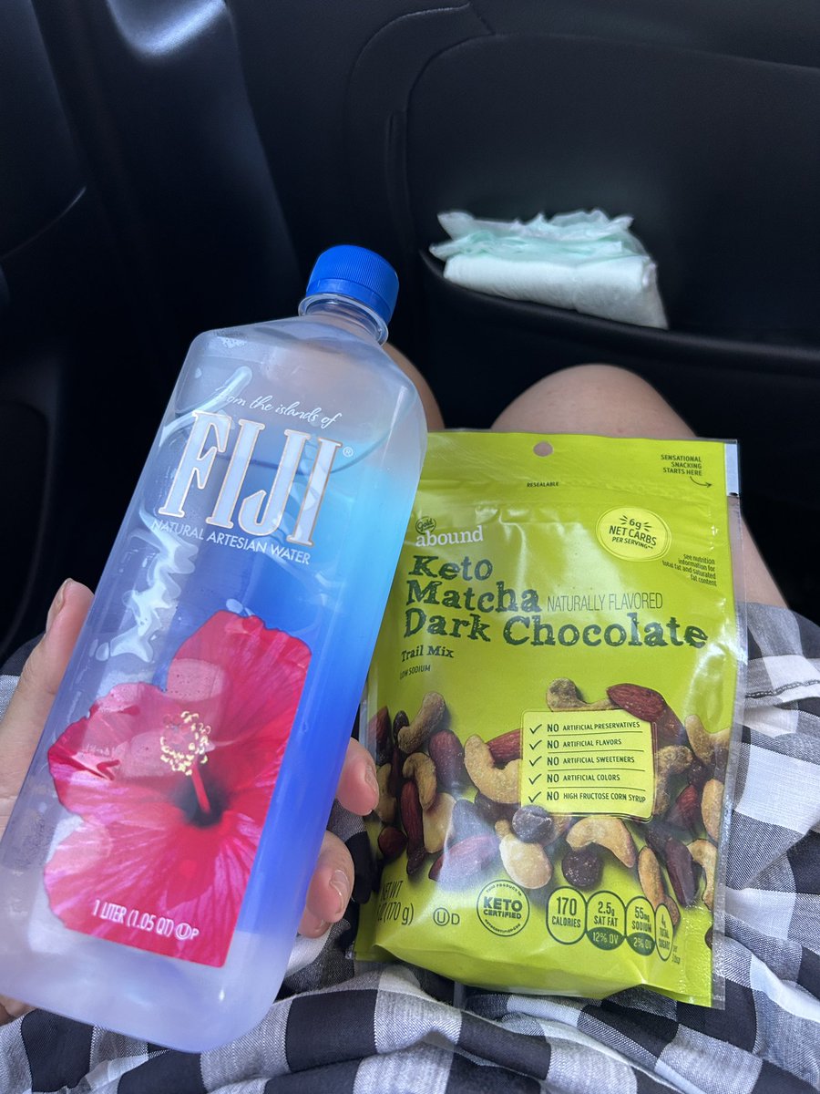 juwustineee's tweet photo. My husband went into the store to get himself a redbull and came out with this and said “here I got you a hot girl snack” https://t.co/uj0ozr2370