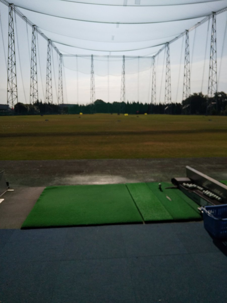 hirobun43's tweet photo. 朝から練習に
来ましたが🏌️
陽射しが強いし暑すぎです😅💦💦💦 https://t.co/4FLkUAHuu8