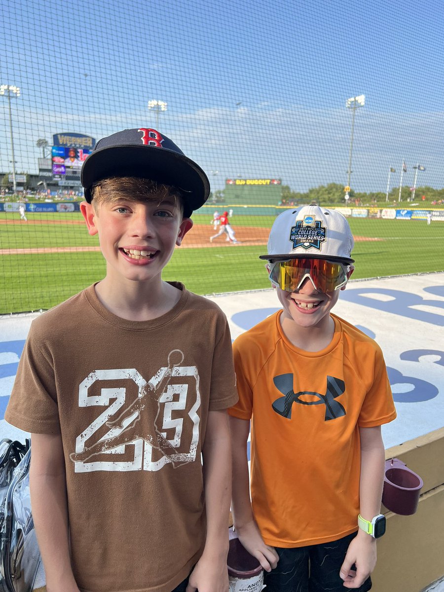 ColinHayworth's tweet photo. @OMAStormChasers #stirupthestorm notice the runner getting thrown out in the background? https://t.co/ebfzR8QjuY
