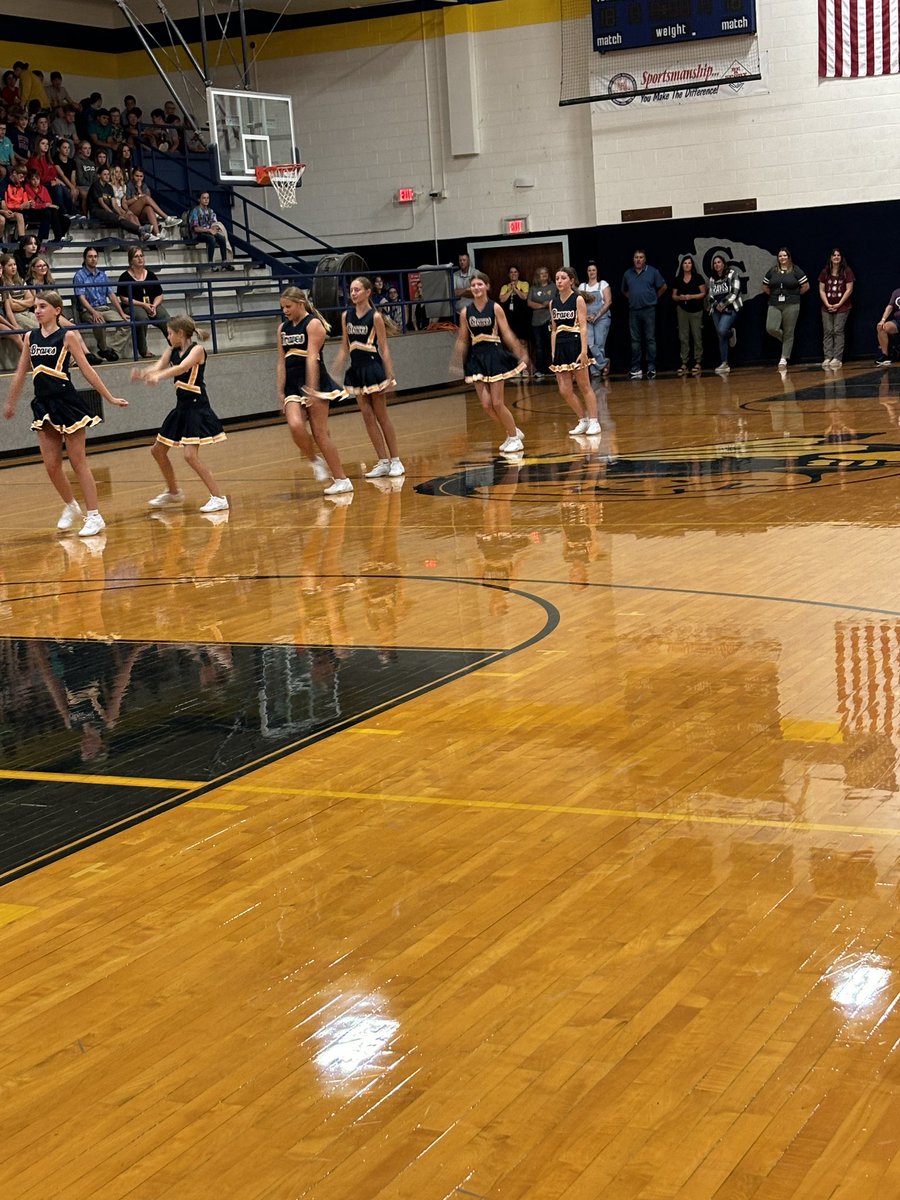 SuptMrE's tweet photo. Our CGJSHS ended the first week of school with a Pep Rally!!! Our Bravettes &amp; HS Cheerleaders did a great job, along with our JH Cheerleaders. #BetterTogether417 https://t.co/L5BMZ72zQj