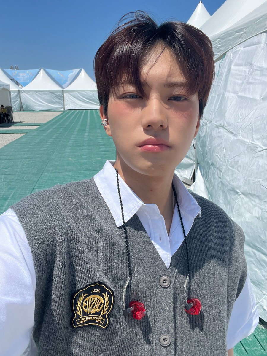 bbygirlbain's tweet photo. My Siwoo…please come home, I miss you. #OnlyBSelcaDay #OBSD #chusiwoo #JustB #저스트비 #crewone https://t.co/XCiSLof1wZ