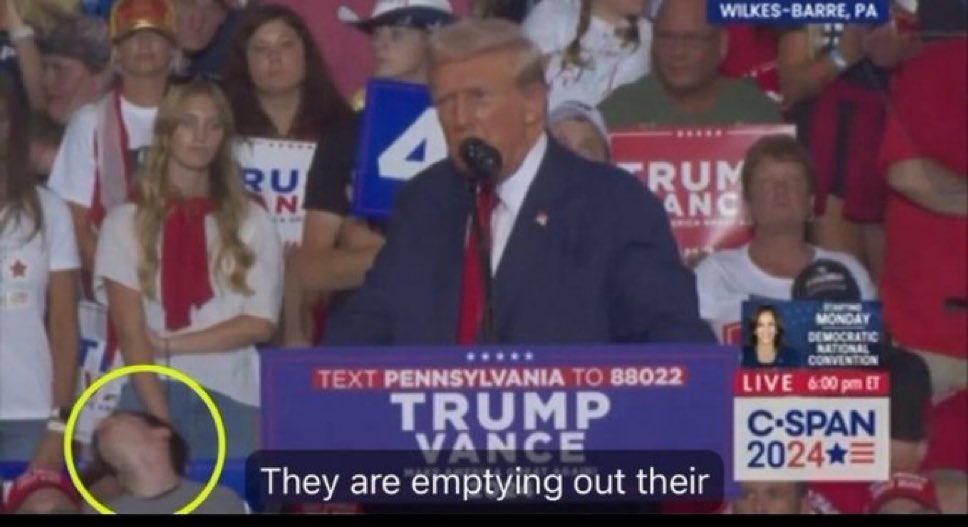 BREAKING: In a stunning picture, it’s clear that Donald Trump is putting his audience to sleep. The American people are tired of Donald Trump and his garbage. Together we’re going to end his political career.