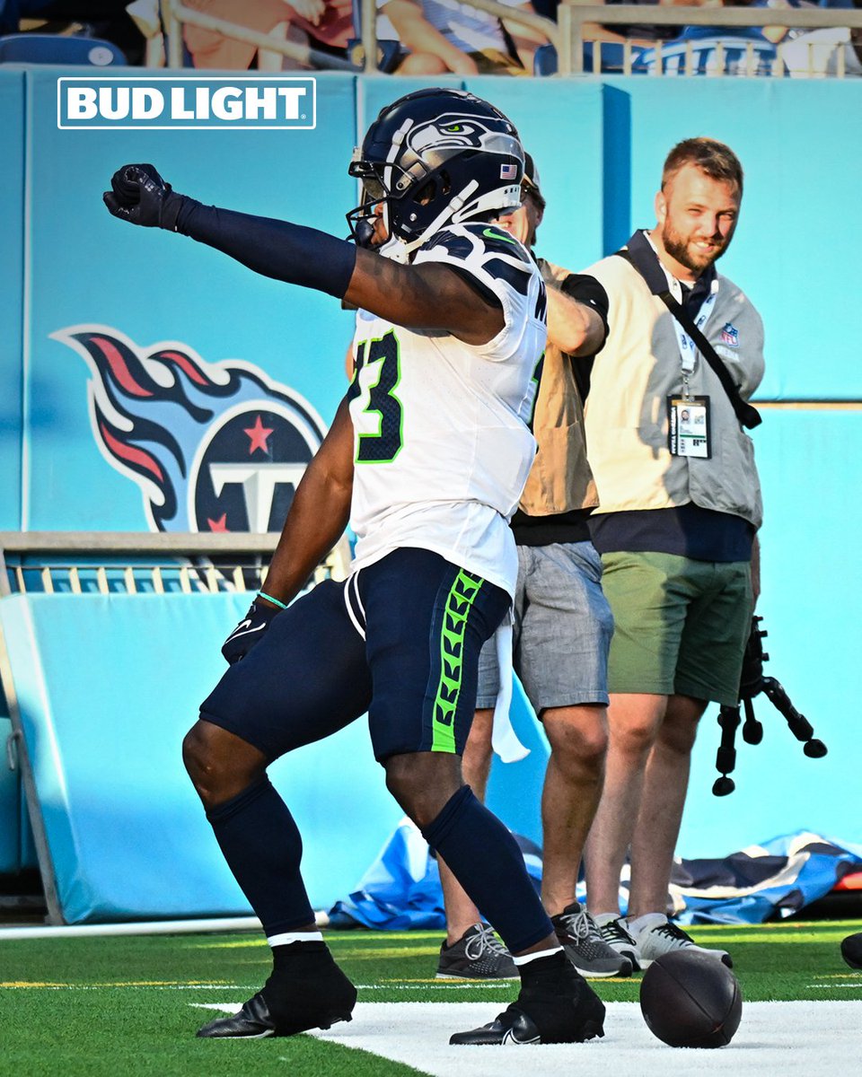 Seahawks's tweet photo. Do your dance, @EasopWinston. 🕺

#EasytoCelebrate | @budlight https://t.co/muZBqWlMwp