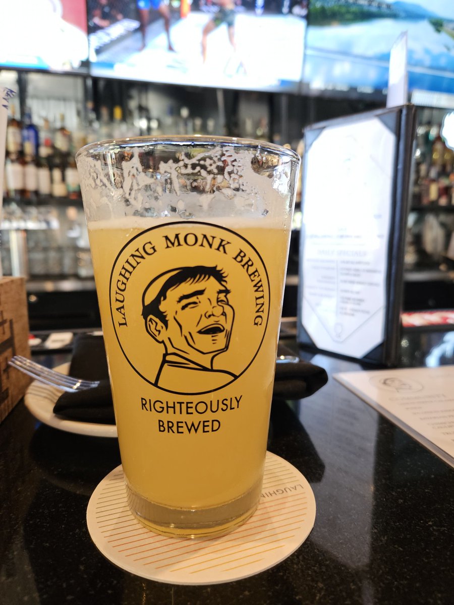 jadfoo's tweet photo. Last time I was here the place still identified as Faultline Brewery. Now the signs, beers, and menu have all changed to Laughing Monk. Better beer selection, a few different menu items, no real change to the building layout. 
@LaughingMonkSF #craftbeer https://t.co/U58QpVDz0O