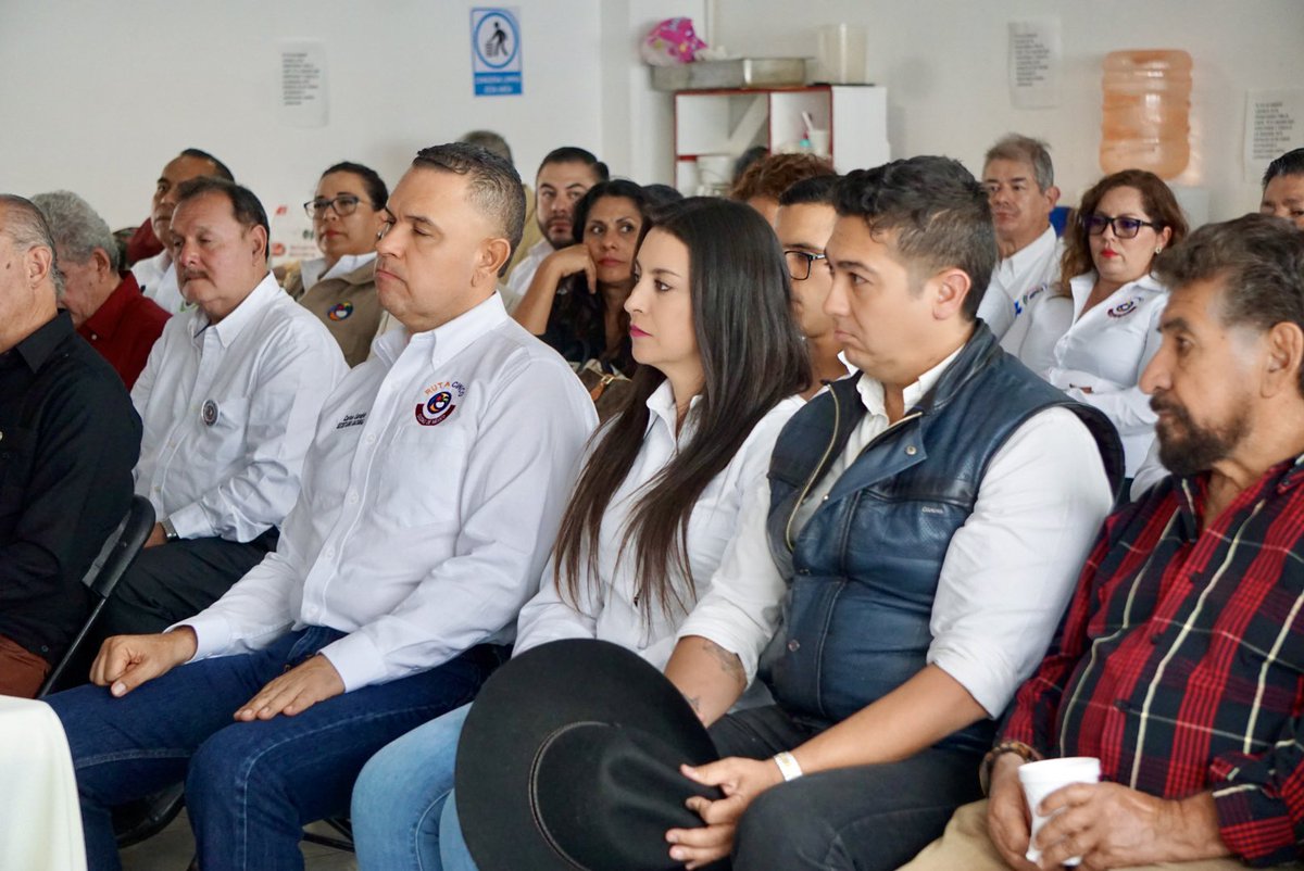 ruta5oficial's tweet photo. Agradecemos a @MorenaQro_Ofic las atenciones brindadas para presentar la conferencia sobre la “Reforma al Poder Judicial”. 👩🏽‍⚖️ 👨🏽‍⚖️ ¡En #Ruta5 continuamos trazando el segundo piso de la transformación! 🇲🇽♥️ https://t.co/y6WBbSYusw