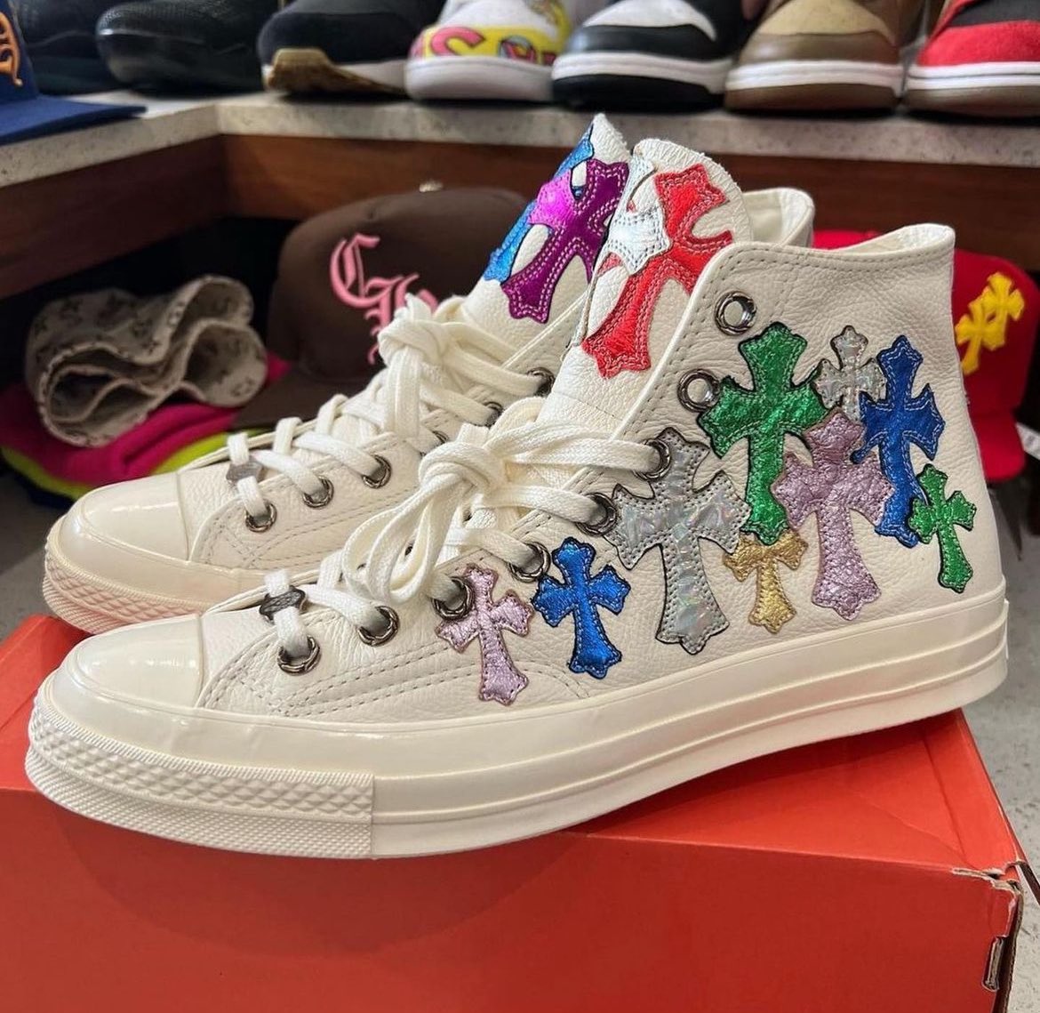 Ovrnundr's tweet photo. Chrome Hearts x Converse Chuck Taylor ⭐️ https://t.co/A5GsXqiC29