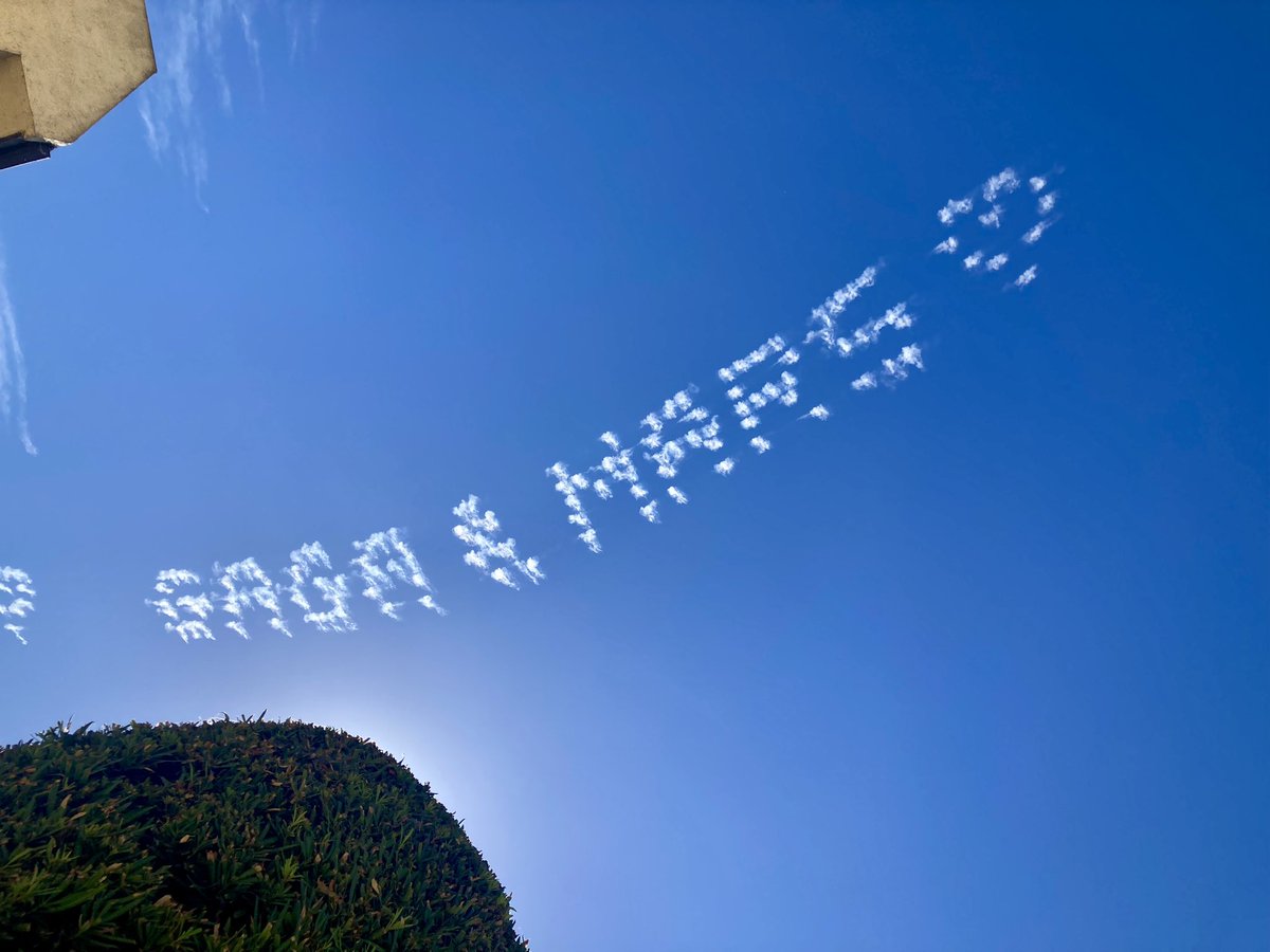 CrystalVTS's tweet photo. So Gaga and Bruno Mars came by this afternoon.
#LadyGaga #BrunoMars #skywriting #IntuitDome https://t.co/3QkGIacQzB