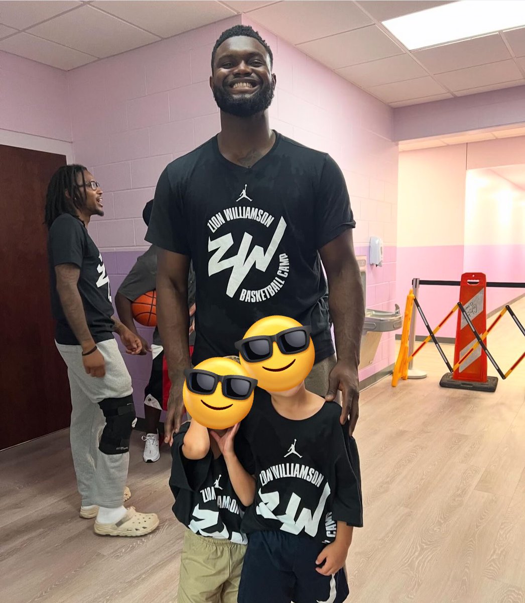 TheDunkCentral's tweet photo. Zion 👀💪

(Via aclemsonfan4life / h/t @IngramAlerts ) https://t.co/Sc0HNJ2Hr9