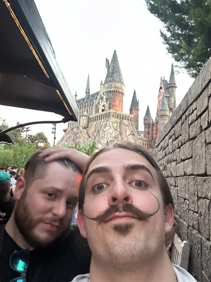I was today years old when I learned that Butterbeer doesn’t have beer in it and yes I’m mad about it

(we’re live btw) twitch.tv/joverrated