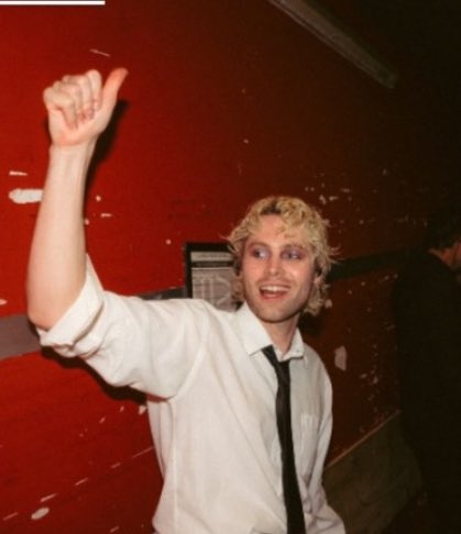 lucy (@livingdaedgirl) on Twitter photo 