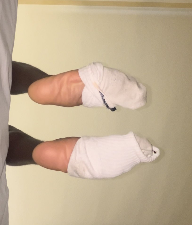 44Jayyy's tweet photo. You like Daddy’s feet!! Show me by emptying you wallets 😈🦶🏾
#goon #cashmaster #daddy #gay #feet #feetpics #humanatm #findom #paypig #hung #bigfeet #dom #gayfeet #sumbit https://t.co/xD8DpehecQ
