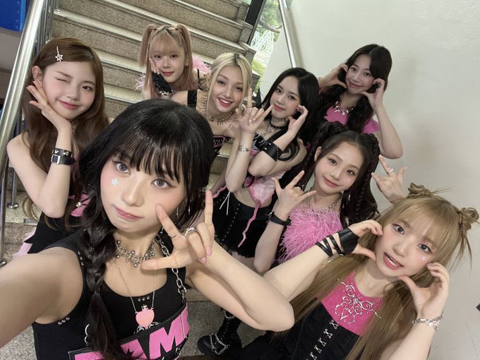 gehleebear's tweet photo. #KCONLA2024 #KCONer_Introduction
👑✨ 01~ @UNIS_offcl ~ GEHLEE
👑✨ 02~ #GEHLEE of UNIS
👑✨ 03~ #CURIOUS 너만 몰라
👑✨ 04~ BINI
👑✨ 05~ UNIS
🏷️ Hyeonju Nana Gehlee Kotoko Yunha Elisia Yoona Seowon #UNIS #유니스 @UNIS_offcl https://t.co/Rr6Ei26Qp3